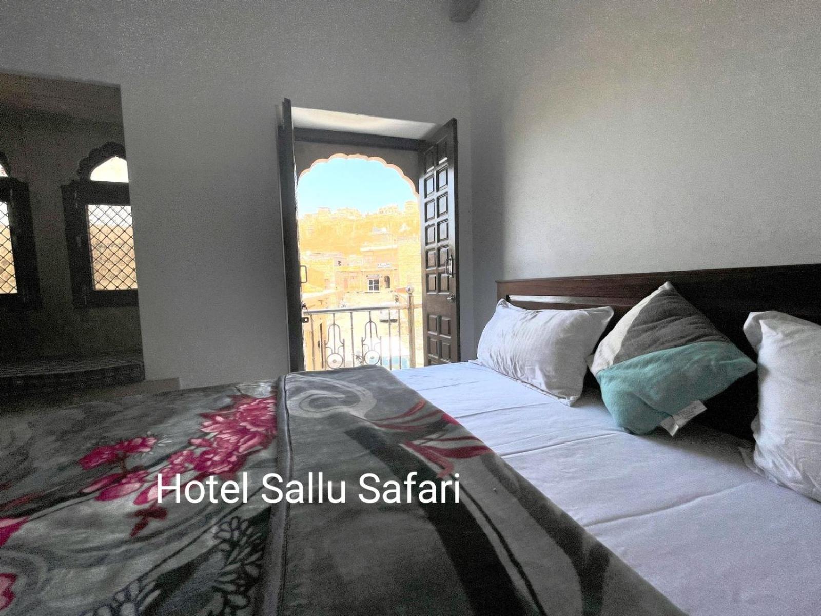 Hotel Sallu Safari ジャイサルメール 部屋 写真