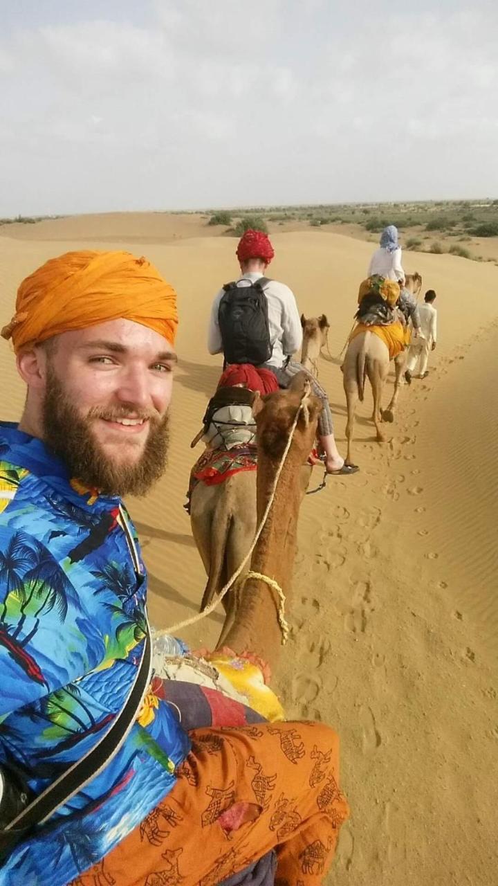 Hotel Sallu Safari ジャイサルメール エクステリア 写真